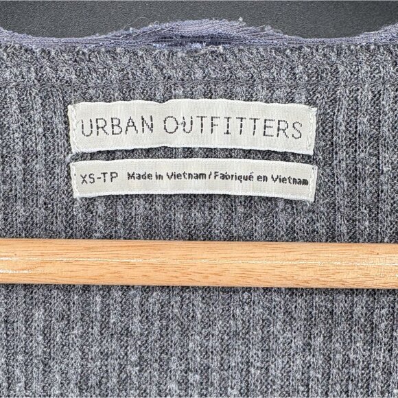 Urban Outfitters Women's Ribbed Lace Trim Shirt XS Gray Y2k Asymmetrical Hem - Picture 4 of 7